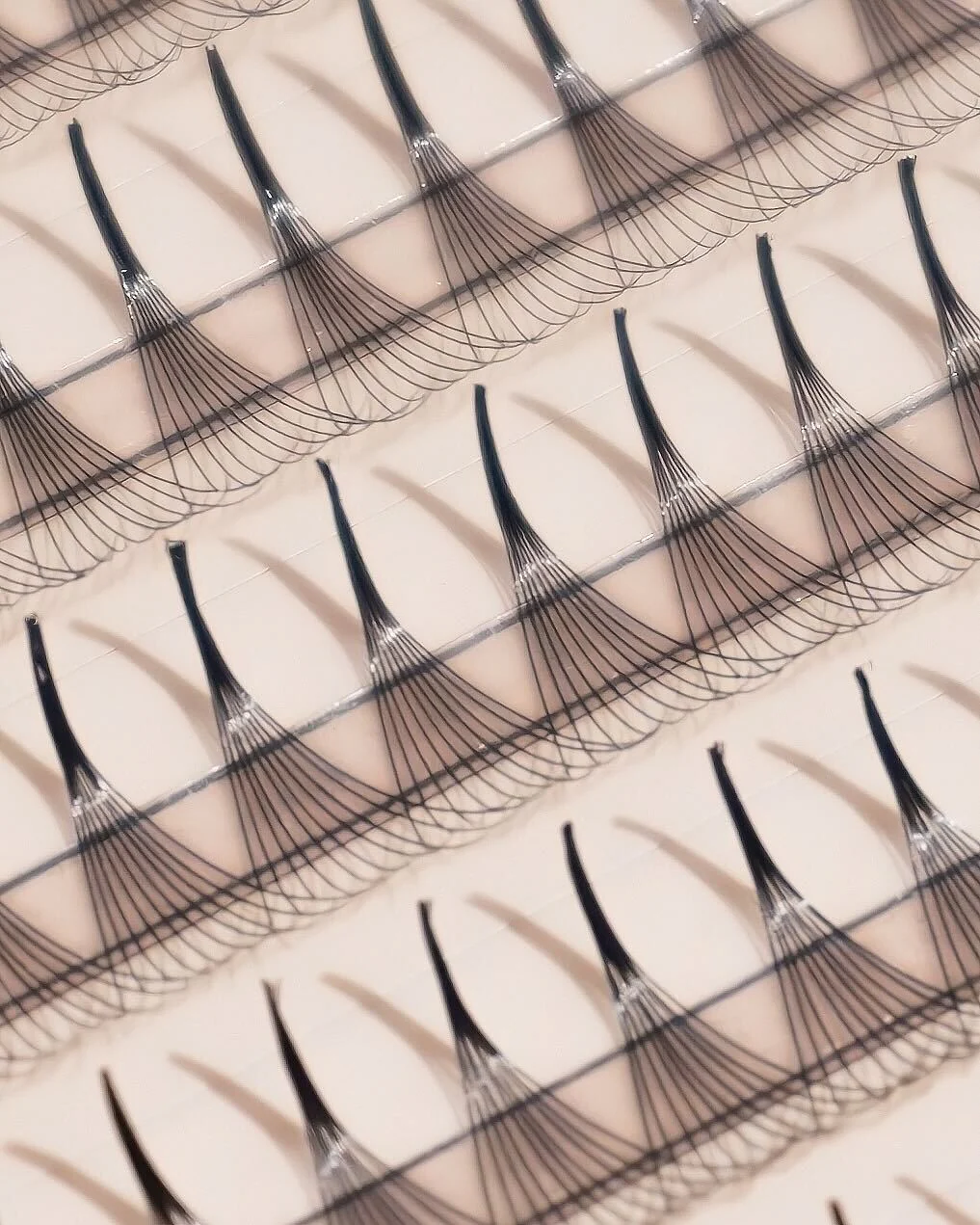 Loose Base Promade 0.03mm Lash Extensions | Light Heart Lash - Image 5